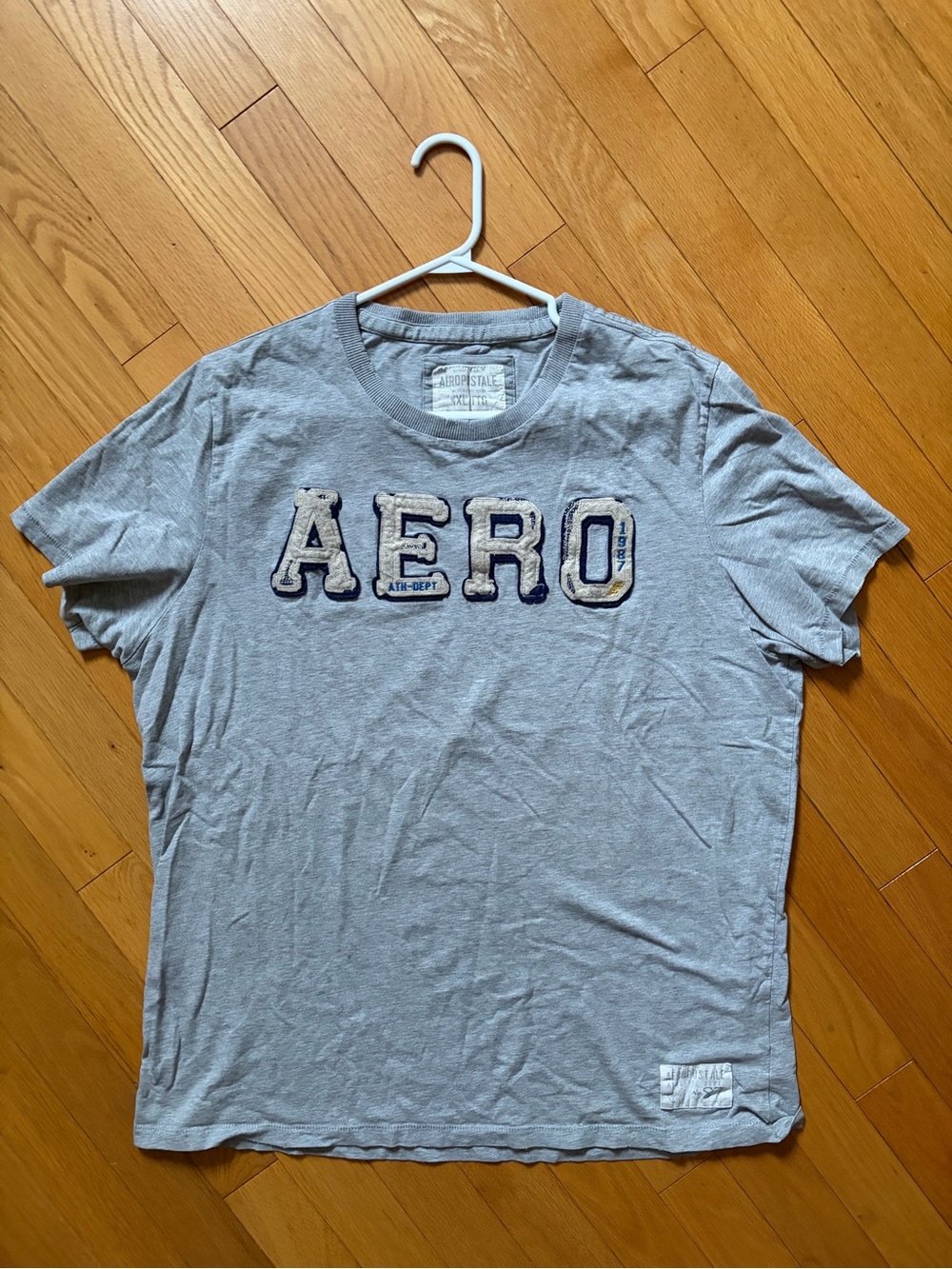 Aeropostale Light Gray 'AERO' Appliqué Short Sleeve Tee XXL